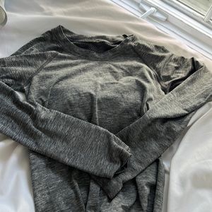 Lululemon race length long sleeve dark gray swiftly tech!